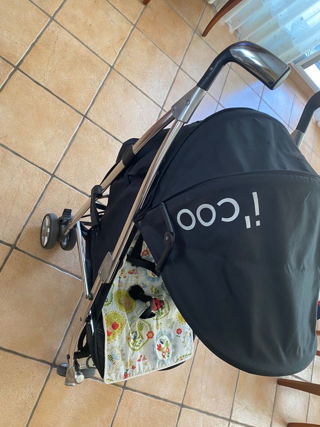 Silla de paseo I'coo pluto con plástico de lluvia