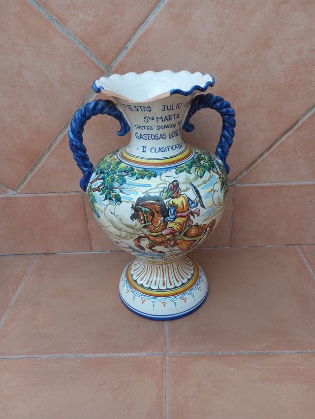 antiguo jarrón de Talavera