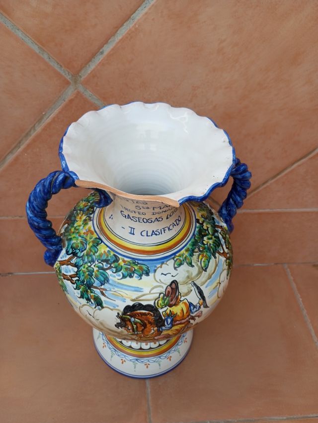 antiguo jarrón de Talavera