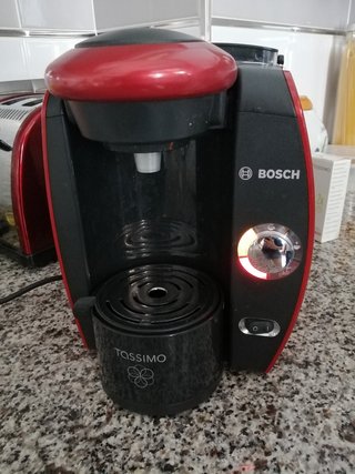 Oferta navidad, Cafetera Tassimo Bosch TAS 4013 de segunda mano por 50 EUR  en Málaga en WALLAPOP