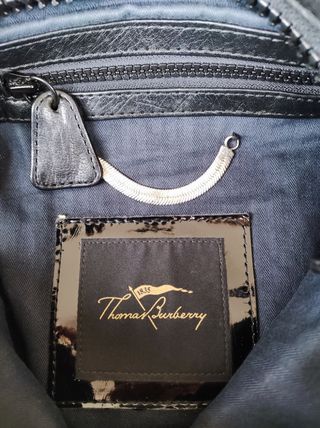 Bolso negro piel Thomas Burberry de segunda mano por 80 EUR en Vigo en WALLAPOP