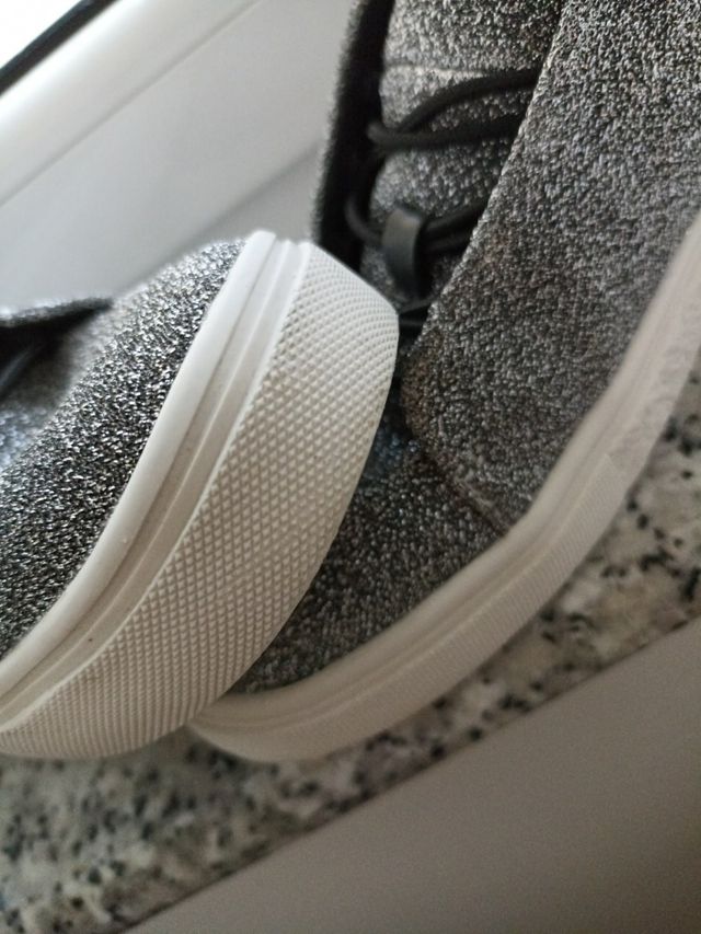 deportivas Stradivarius número 39