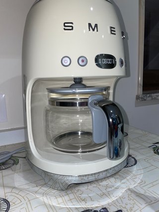 Máquina de café Blanco ECF01WHEU | Smeg.es