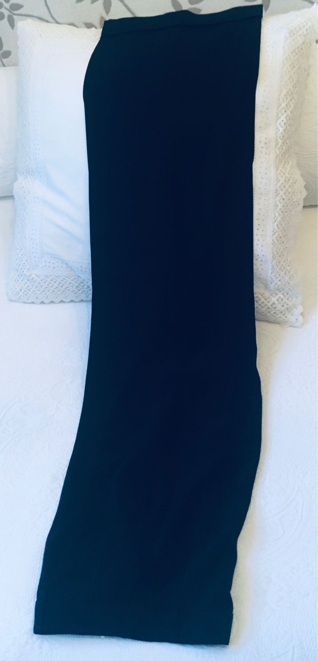 PRECIOSO TRAJE  CHAQUETA Y PANTALÓN  TALLA 46.