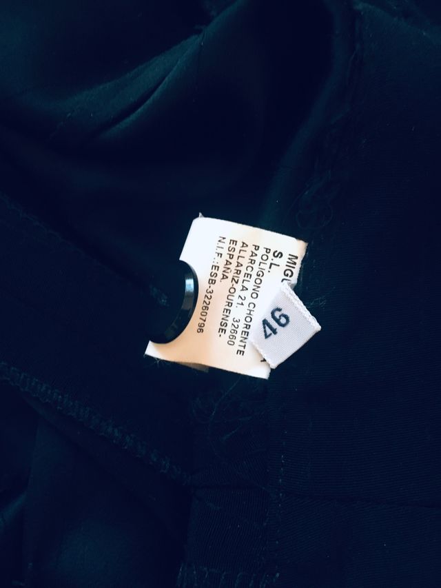 PRECIOSO TRAJE  CHAQUETA Y PANTALÓN  TALLA 46.