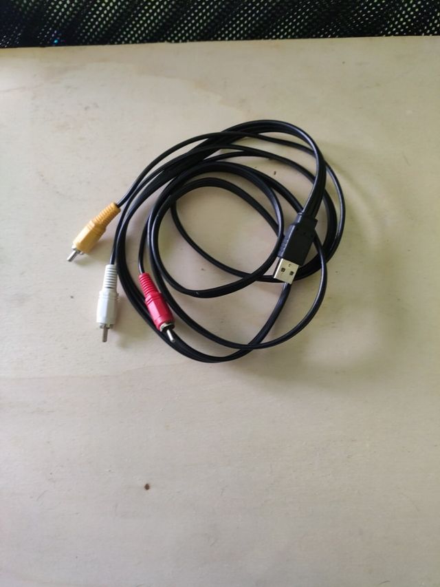 Cable USB a 3RCA de 2 mtrs 20 cm