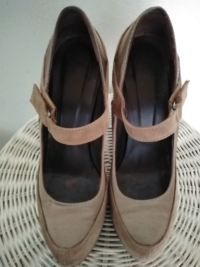 ZAPATO PIEL COLOR CAMEL T. 39