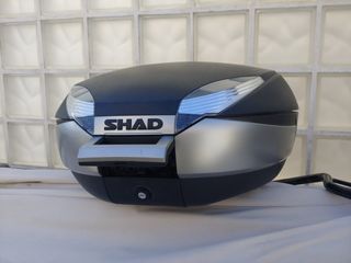 Baúl Shad SH48 Carbono con SOPORTE de segunda mano por 139 EUR en  Urbanizacion La Granjilla en WALLAPOP