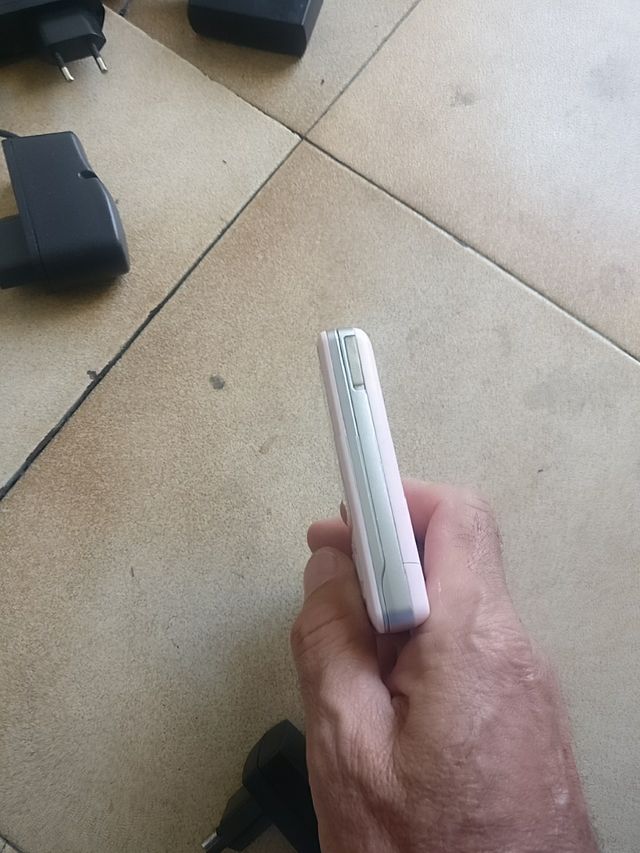 Telefono cellulare Sony Ericsson W205 vintage