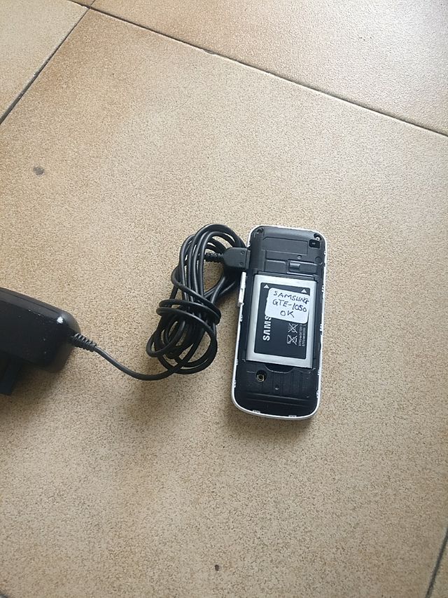 telefono cellulare Samsung GTE 1050 vintage