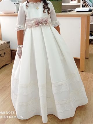 Vestido de comunión Rosa Clara de segunda mano por 330 EUR en Carrión de  los Condes en WALLAPOP