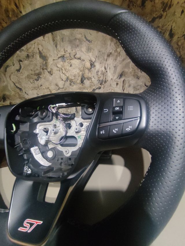 Se vende Volante Ford Fiesta ST