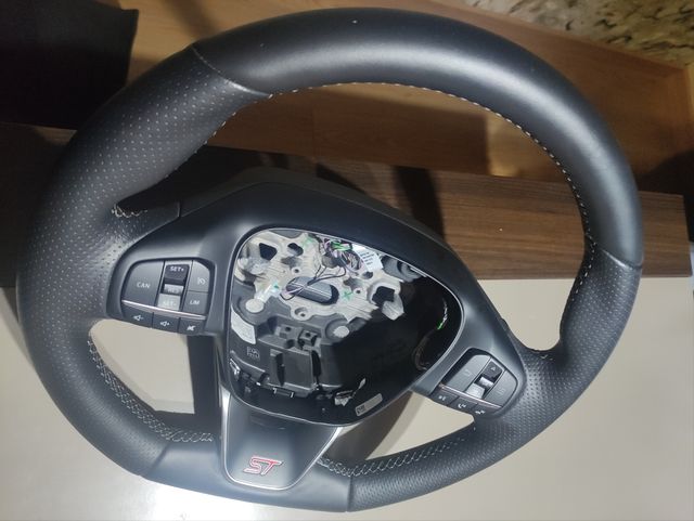 Se vende Volante Ford Fiesta ST