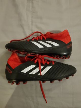 Botas futbol Adidas Predator. Talla 38. de segunda mano por 15 EUR en  Torrejón de Ardoz en WALLAPOP
