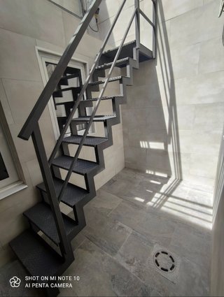 escalera metálica