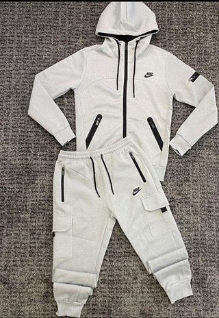 Conjunto chandal nike tech de segunda mano por 55 EUR en Soto del Real en  WALLAPOP