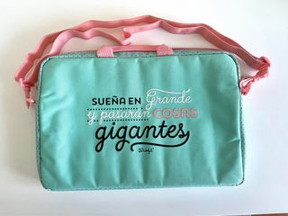 Funda ordenador portátil Mr. wonderful de segunda mano por 15 EUR en Madrid  en WALLAPOP