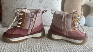 Bota montaña\\/nieve bebé niña Zara talla 21 de segunda mano por 12 EUR en  Leganés en WALLAPOP