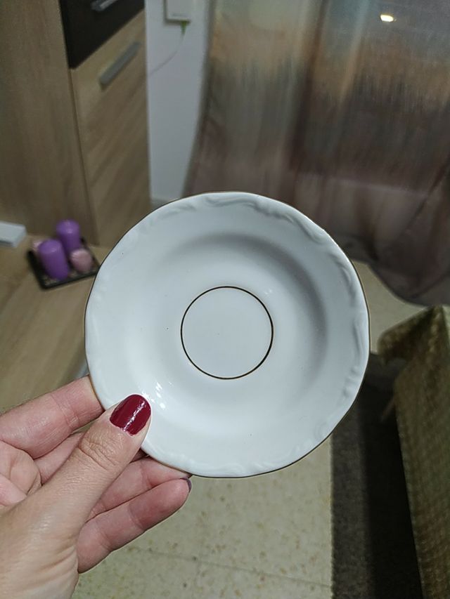 JUEGO DE CAFÉ DE PORCELANA FINA CON RIBETE DE ORO