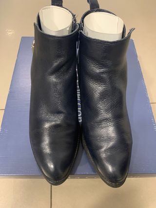 Botines color azul marino de segunda mano por 15 EUR en Valencia en WALLAPOP