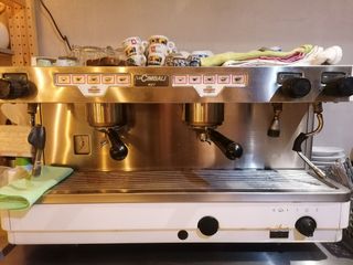 Cafetera automática de 3 grupos CIMBALI M27 - CIMBALI - A3-2 -  Restoconcept.com