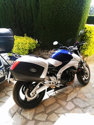 Suzuki GSR 600 de segunda mano por 2.650 EUR en Mataró en WALLAPOP