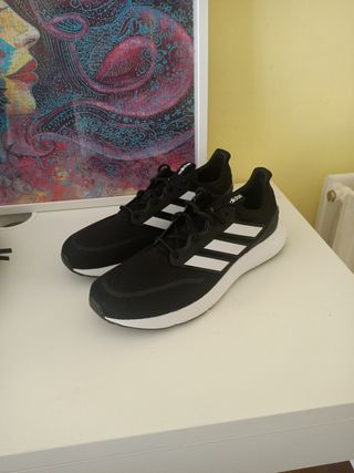 Zapatillas Adidas usadas 1 vez de segunda mano por 45 EUR en Gatika en  WALLAPOP
