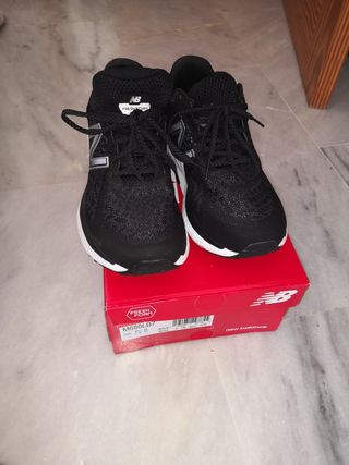 Zapatillas running new balance fresh foam v680. de segunda mano por 70 EUR  en Marbella en WALLAPOP