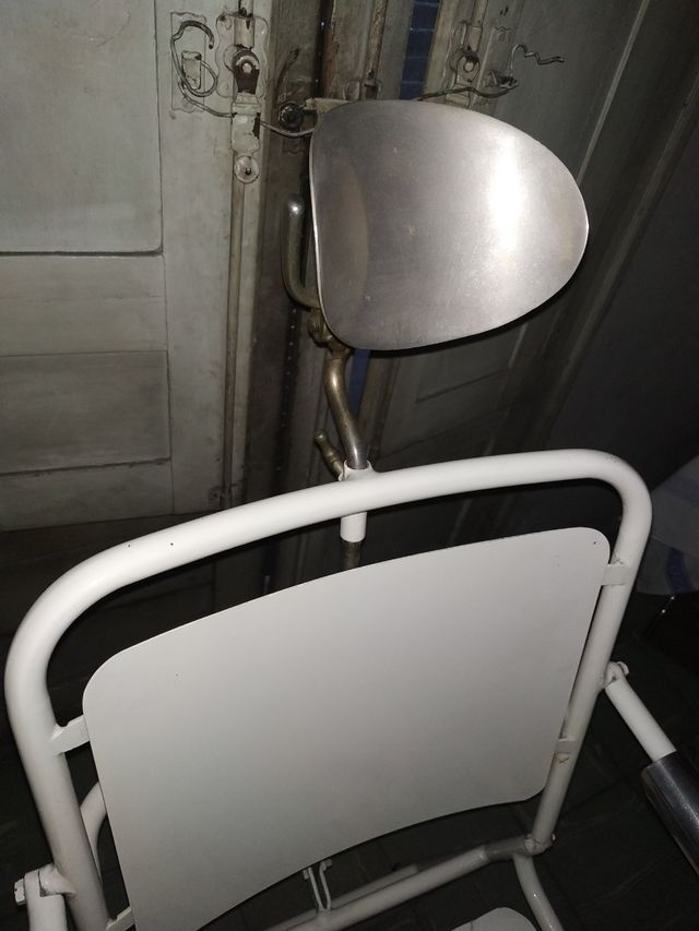 ANTIGUA SILLA DE EXPLORACIÓN MEDICA. VINTAGE