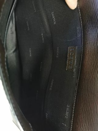 LOEWE MALETIN PORTADOCUMENTOS HOMBRE PIEL MARRON de segunda mano por 150  EUR en Barcelona en WALLAPOP