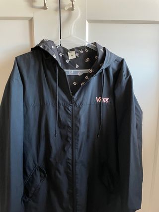 Chubasquero vans de segunda mano por 18 EUR en Pontevedra en WALLAPOP كريم كيرلي للشعر Chubasquero vans de segunda mano por 18 EUR en Pontevedra en WALLAPOP كريم كيرلي للشعر