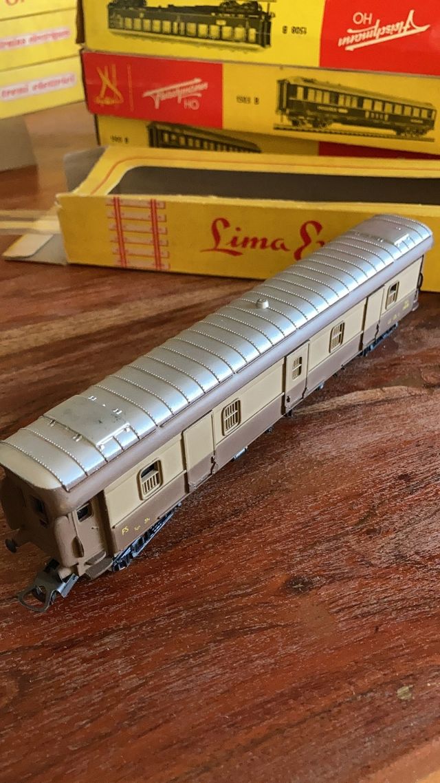 Vagón Lima 9302 H0.