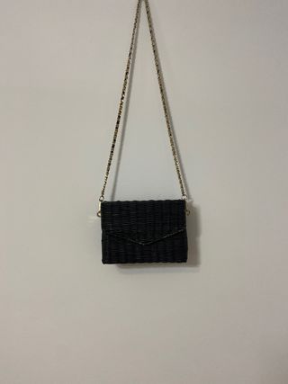 Bolso de mimbre negro Zara de segunda mano por 7 EUR en Las Palmas de Gran  Canaria en WALLAPOP