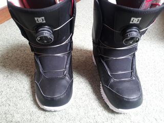 Botas snowboard mujer DC 37 casi nuevas de segunda mano por 70 EUR en  Pozuelo de Alarcón en WALLAPOP