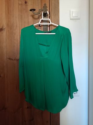 Blusa verde mariposas STRADIVARIUS M - STRADIVARIUS