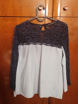 Blusa Zara encaje de segunda mano por 5 EUR en Alcorcón en WALLAPOP