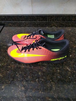 Zapatillas futbol multitaco Nike 44,5 de segunda mano por 24 EUR en  Vitoria-Gasteiz en WALLAPOP