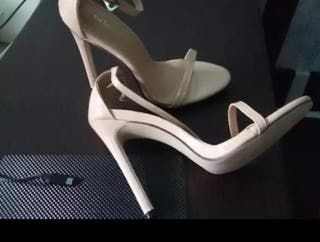 Zapatos BLANCOS 38 Tacón 11cms NUEVOS FUENGIROLA