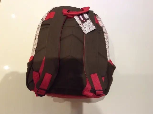 Mochila escolar NICI nueva a estrenar.