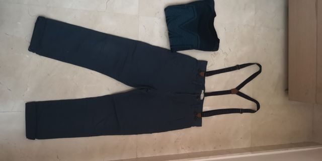 conjunto pantalón de vestir y jersey. Tono verde.
