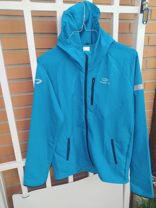 Chubasquero Kalenji de segunda mano por 10 EUR en Arganda del Rey en  WALLAPOP