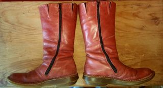 Botas Dr. Martens mujer altas rojas de segunda mano por 60 EUR en Madrid en  WALLAPOP