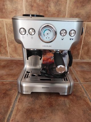 Cafetera de segunda mano por 190 EUR en La Gangosa en WALLAPOP