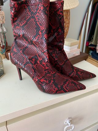 Botines Mango serpiente de segunda mano en WALLAPOP