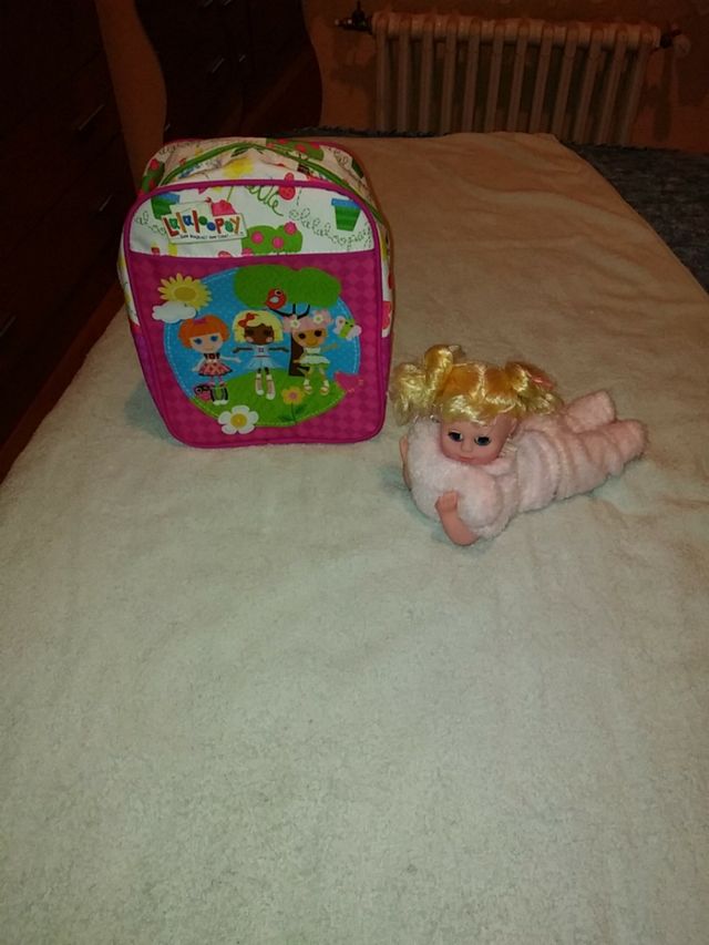 MOCHILA Y MUÑECA.REGALO PARAGUAS