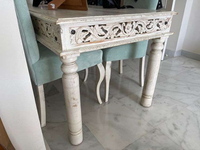 Mesa de comedor madera tallada de la India