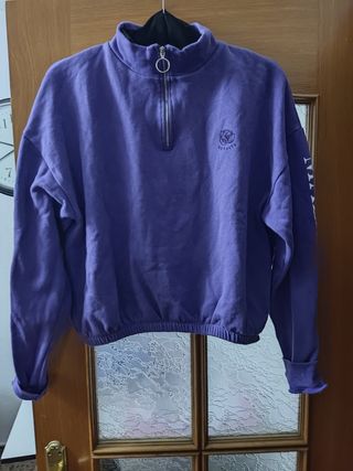 Sudadera Rosalía Pull Bear de segunda mano por 12 EUR en Viladecans en  WALLAPOP