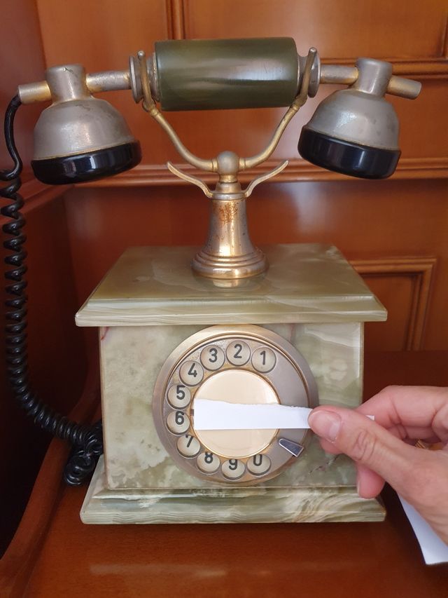 bajo de precio.URGE POR TRASLADO TELEFONO ANTIGUO