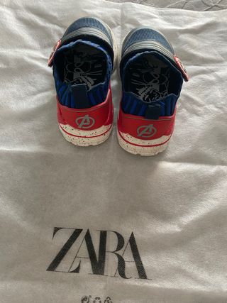 Zapatillas de deporte Zara capitán america. Marvel de segunda mano por 16  EUR en Mairena del Aljarafe en WALLAPOP