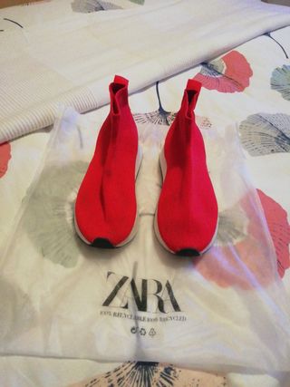 Bota botin calcetin Zara 36 deportiva de segunda mano por 10 EUR en  Móstoles en WALLAPOP